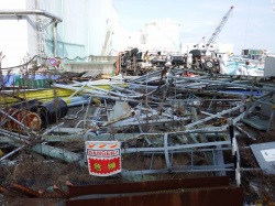 Fukushima Daiichi debris clearance 2 before 250 (Tepco)